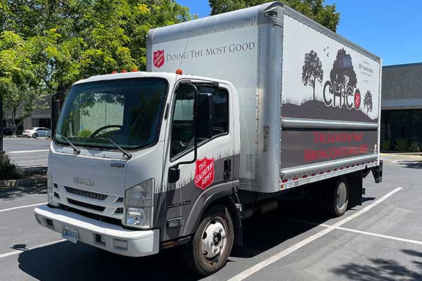 Printed box truck graphics installation